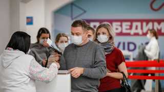 Russia hits daily record 40,251 COVID cases