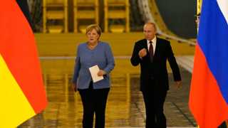 Minsk uses ‘defenseless people’ in ‘hybrid attack’ against EU – Merkel