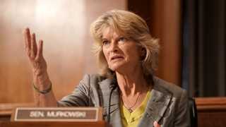 Trump critic Murkowski to run for reelection