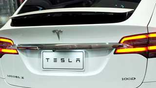 Tesla recalls 7,600 cars in US due to airbag issues