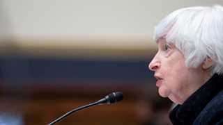 Yellen supports Powell for second Fed chair term