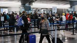 US air travel reaches 2019 level over Thanksgiving period