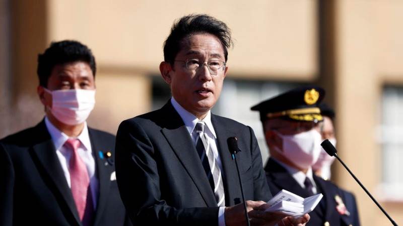 Japanese PM warns about chip shortages