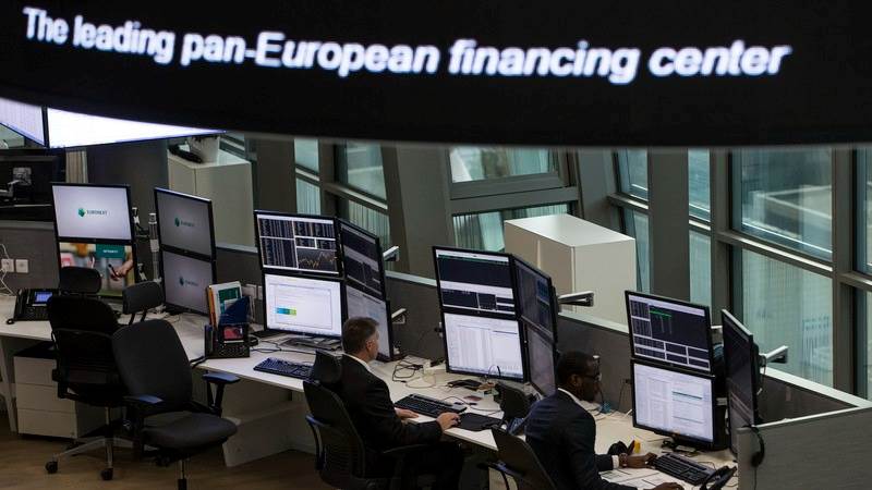 Europe stock futures fall amid data, inflation worries