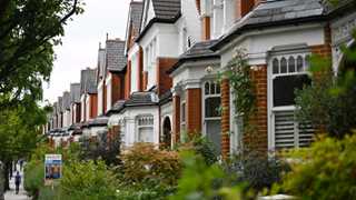 UK house prices rise 8.2% in November – Halifax