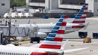 American Airlines CEO to retire