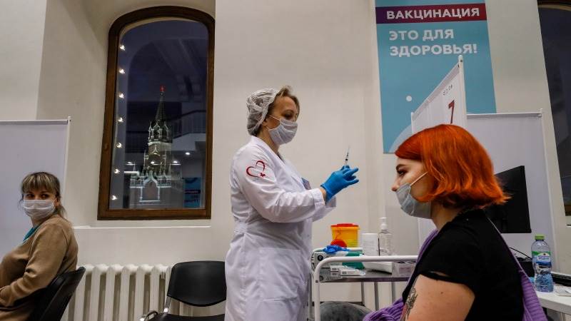 Russia to roll out jabs for ages 12-17 by end of year