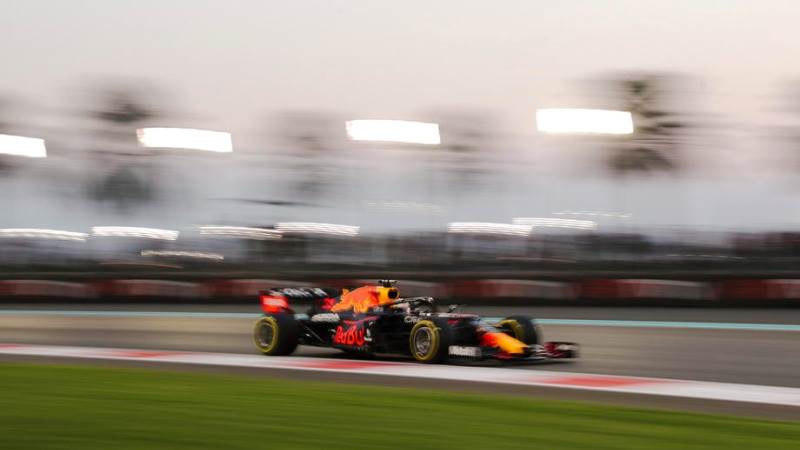 Verstappen takes pole position at Abu Dhabi GP