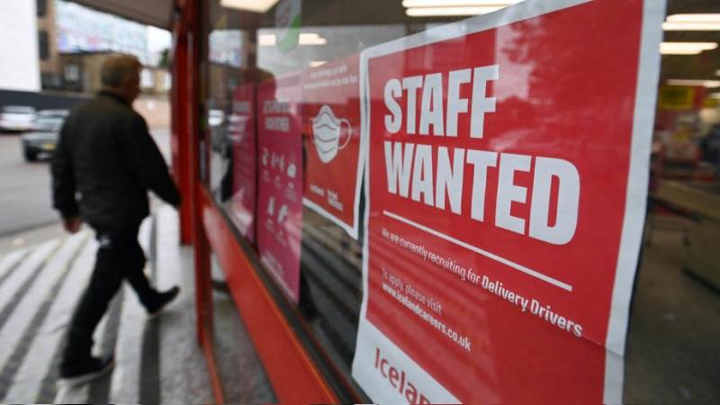 UK’s unemployment rate at 4.2% in 3 months to Oct.