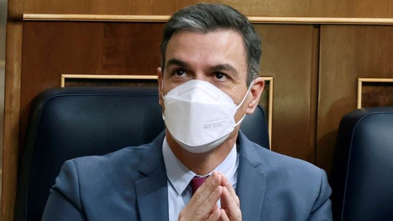 Spain to make wearing masks outdoors mandatory