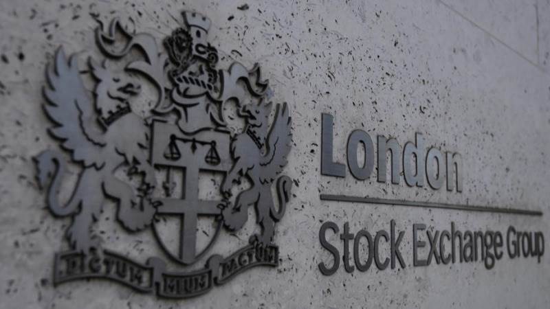 FTSE drops, CAC rises as fight vs Omicron continues