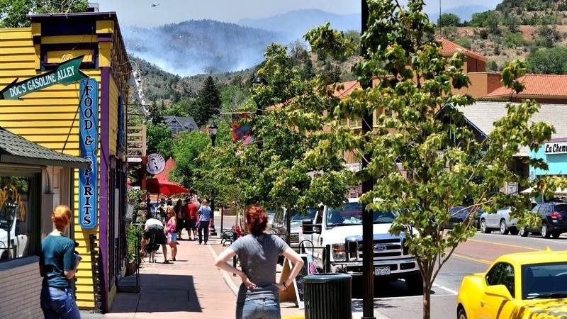 Colorado wildfire leaves 1,000 homes destroyed