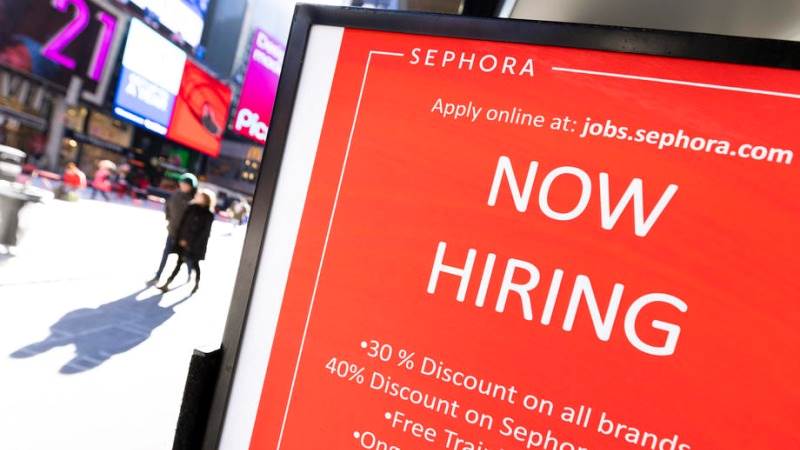 US private payrolls up by 807,000 in December – ADP