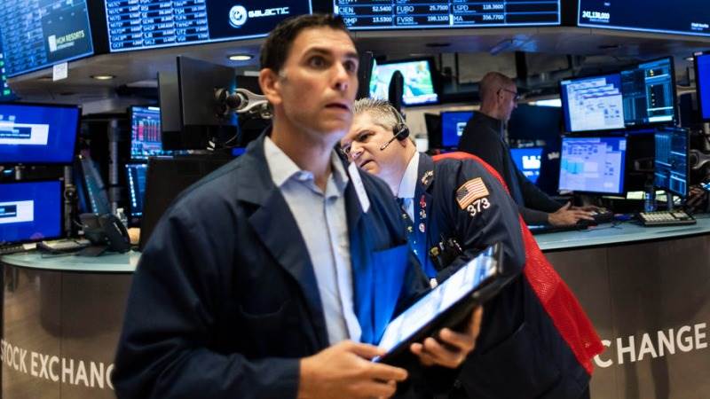 US turns mixed in the premarket, Dow moves up