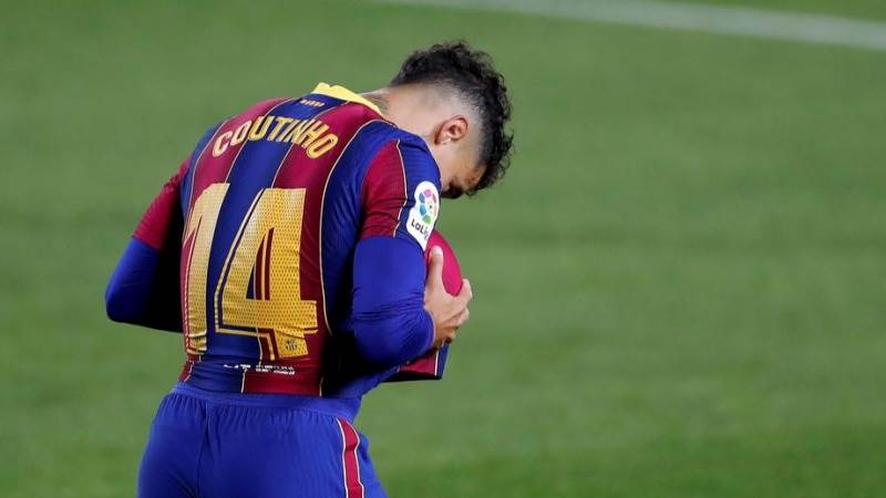 Barcelona loans Coutinho to Aston Villa