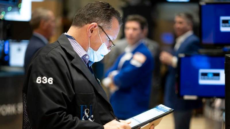 Wall Street opens flat to lower after jobs data disappoints