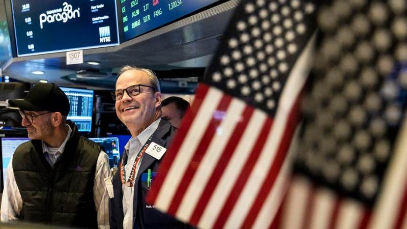 US closes higher after Powell’s speech