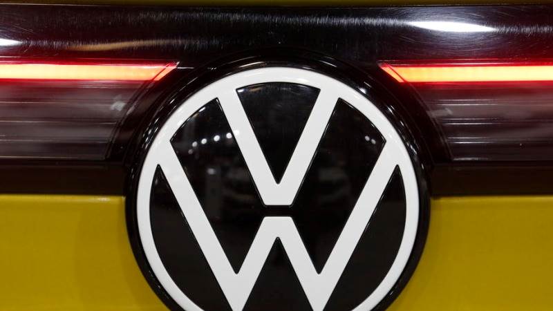 Volkswagen Group sales yearly decrease by 4.5% in 2021