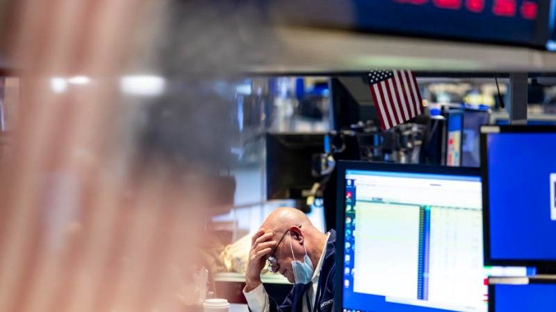 US shares turn negative, Dow closes 300 pts lower