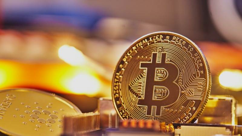 Bitcoin tumbles 5%, trading below $35,000