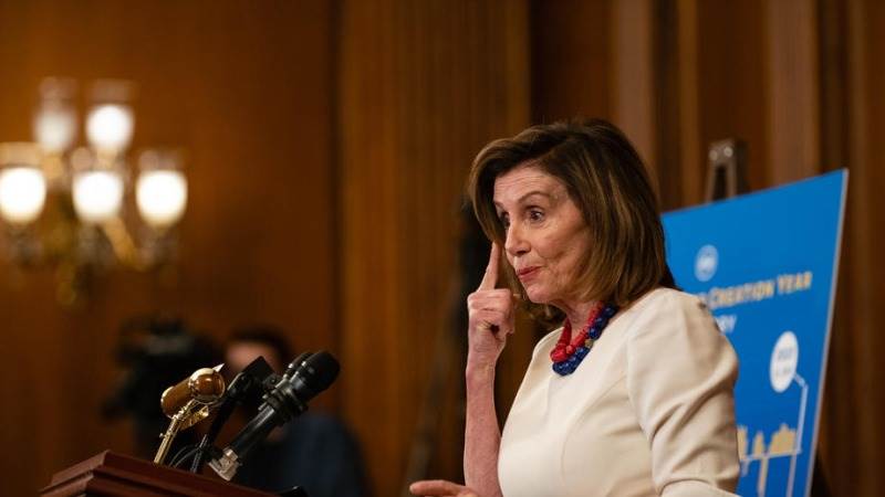 Pelosi says she will run for reelection in 2022