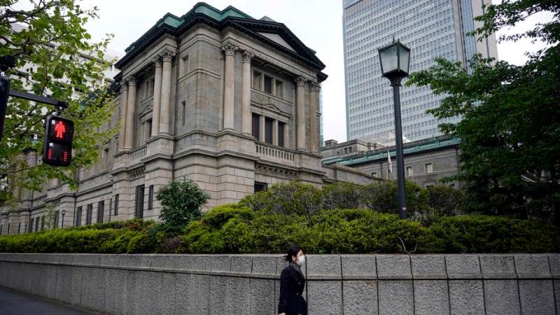 BoJ: Inflation may briefly approach 2%