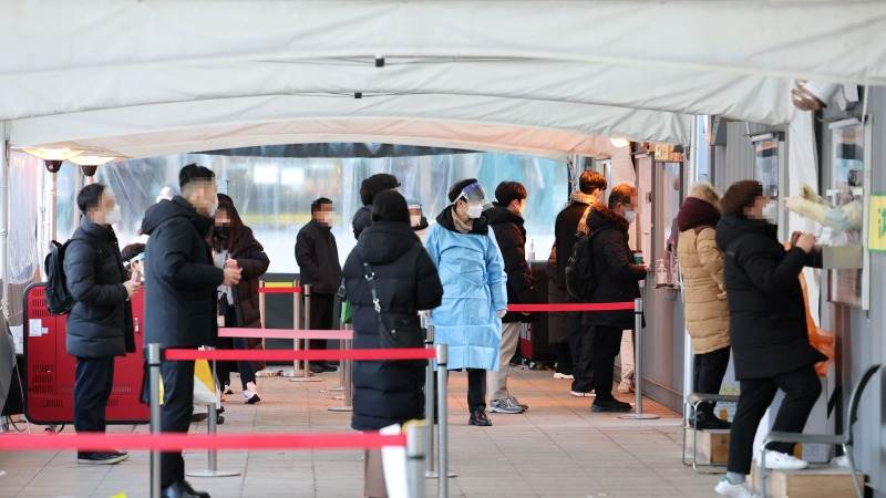 S. Korea’s new COVID cases reach record high of 17,542