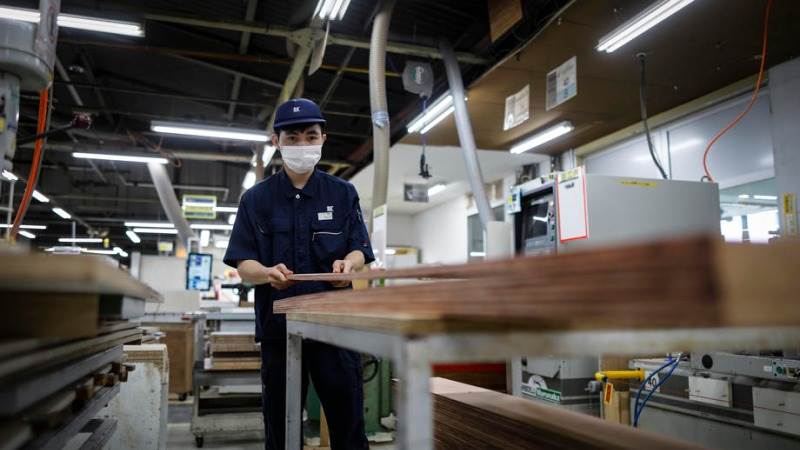 Japan’s industrial production rises by 2.7% in December