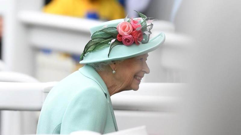 Elizabeth II hosts first Platinum Jubilee event