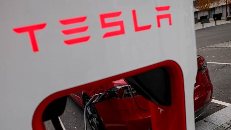 Tesla gets SEC subpoena for 2018 settlement