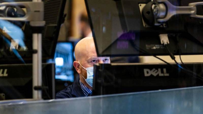 US opens mixed amid earnings, data