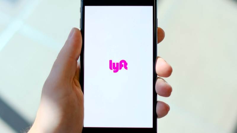 Lyft’s Q4 revenue rises 70% to $969.9 million