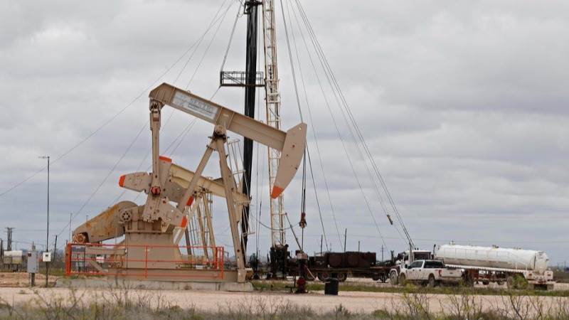 US oil inventories down by 2.03M barrels – report