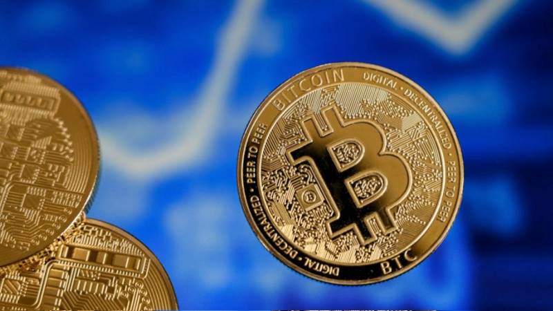 Bitcoin climbs to 1-month high as inflation raises concerns