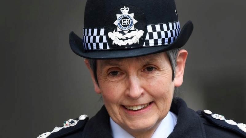 London Met Police chief resigns