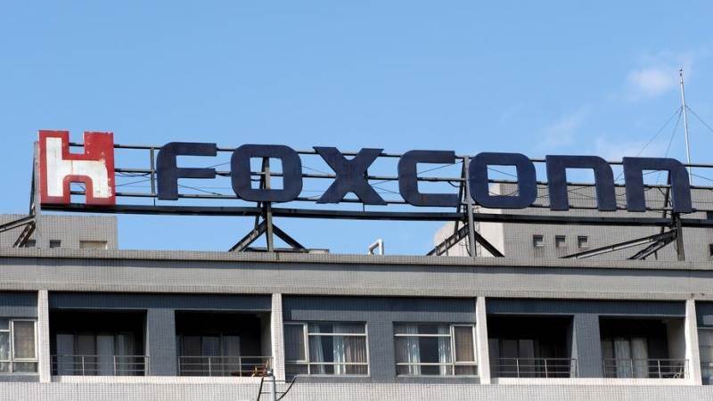 Foxconn to build a chip plant in India