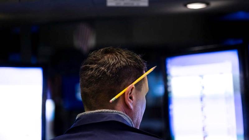 US markets drop at close as Ukraine concerns rise