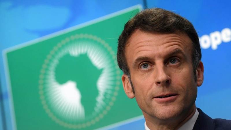 Macron calls on Tehran to accept nuclear deal