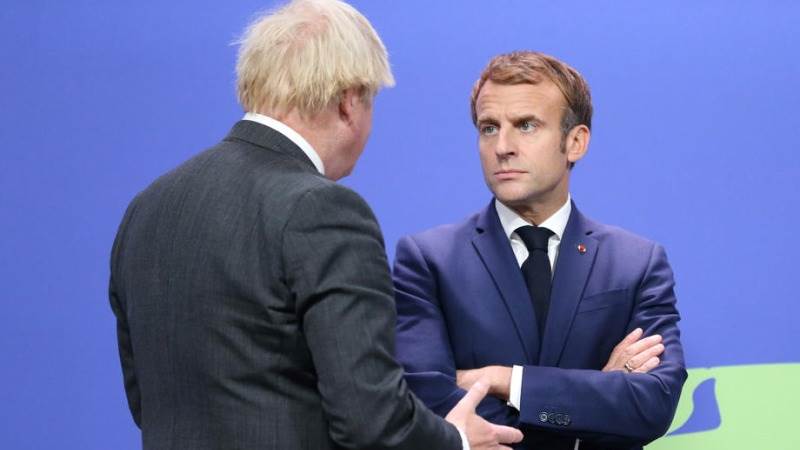 Johnson, Macron: Russia’s actions threaten Ukraine’s sovereignty