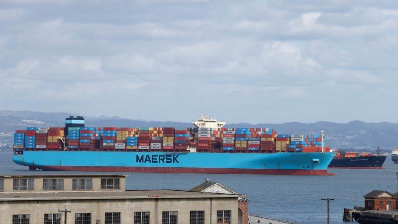 Maersk considers halting deliveries to and from Russia