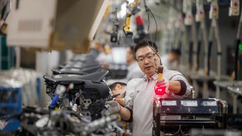 China’s manufacturing sector up in February