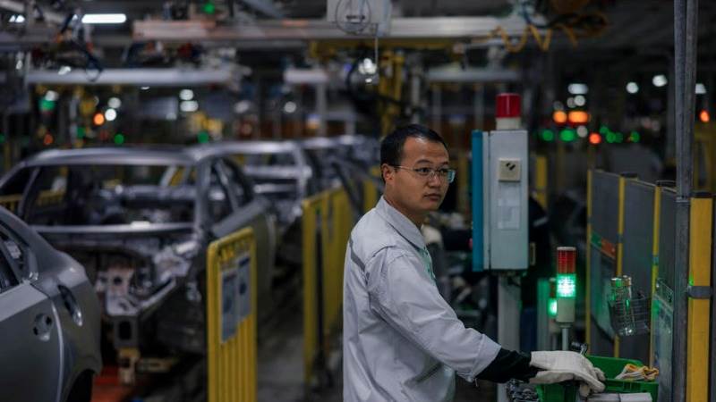 China’s manufacturing sector down in April