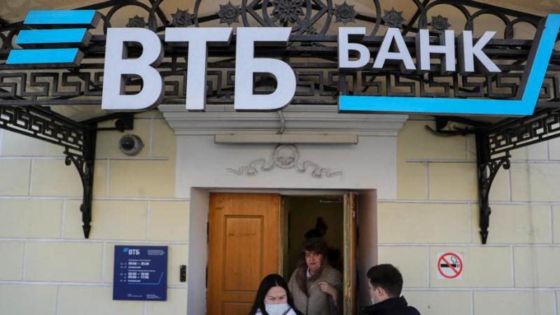 EU excludes 7 Russian banks from SWIFT