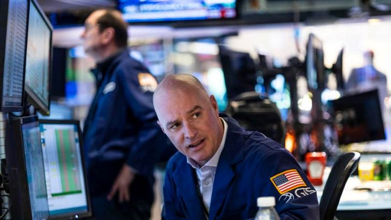 Dow falls 550 pts at close with inflation data in focus