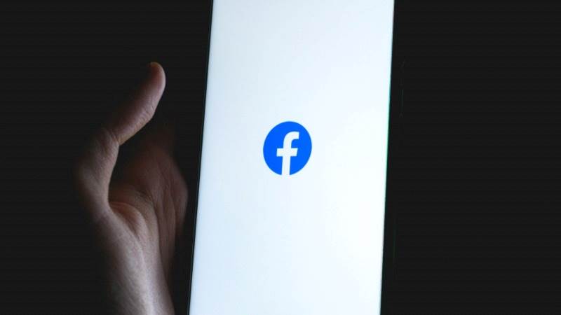 Russia blocks Facebook