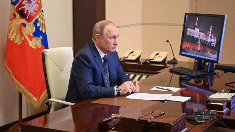 Putin signs law to sanction foreigners harming Russians