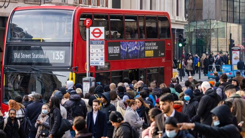 UK confronts biggest income squeeze since 1970s