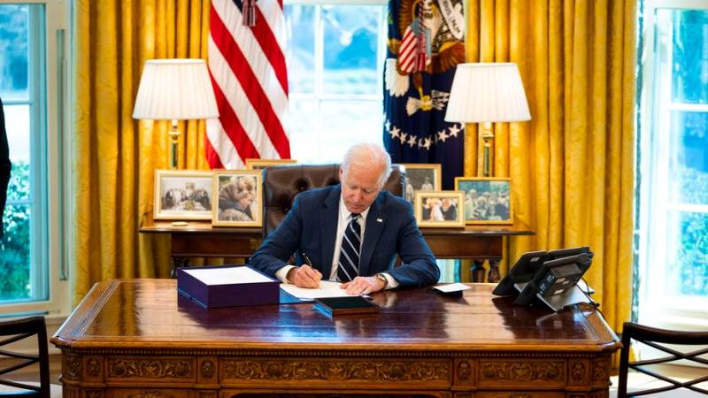 Biden signs executive order on digital assets