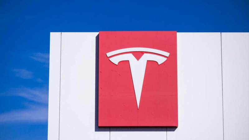 Tesla to pay its Ukrainian staff for at least 3 months – report