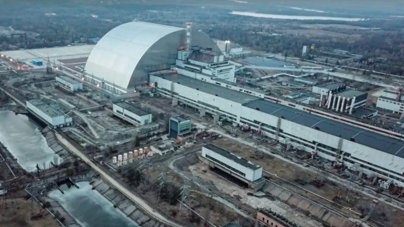 Wildfires near Chernobyl risk increase in radiation – officials